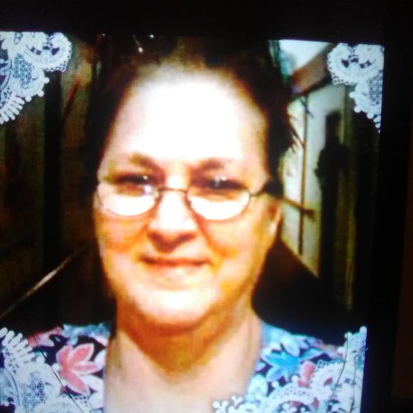 Meet your Posher, Vicki - Picture 1 of 1